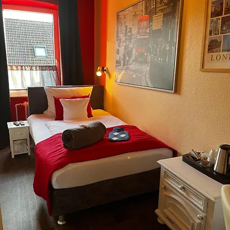 Henblas Hotell 3*